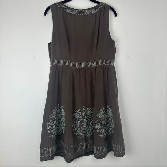 Nanette Lepore Dress Size 12 Gray/Brown Embroidered Silk Cut Out Floral - Picture 2 of 9
